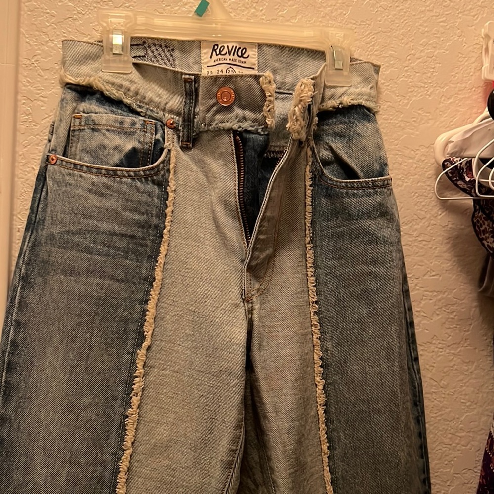 Revice Jeans, two toned soo cute on 🥹